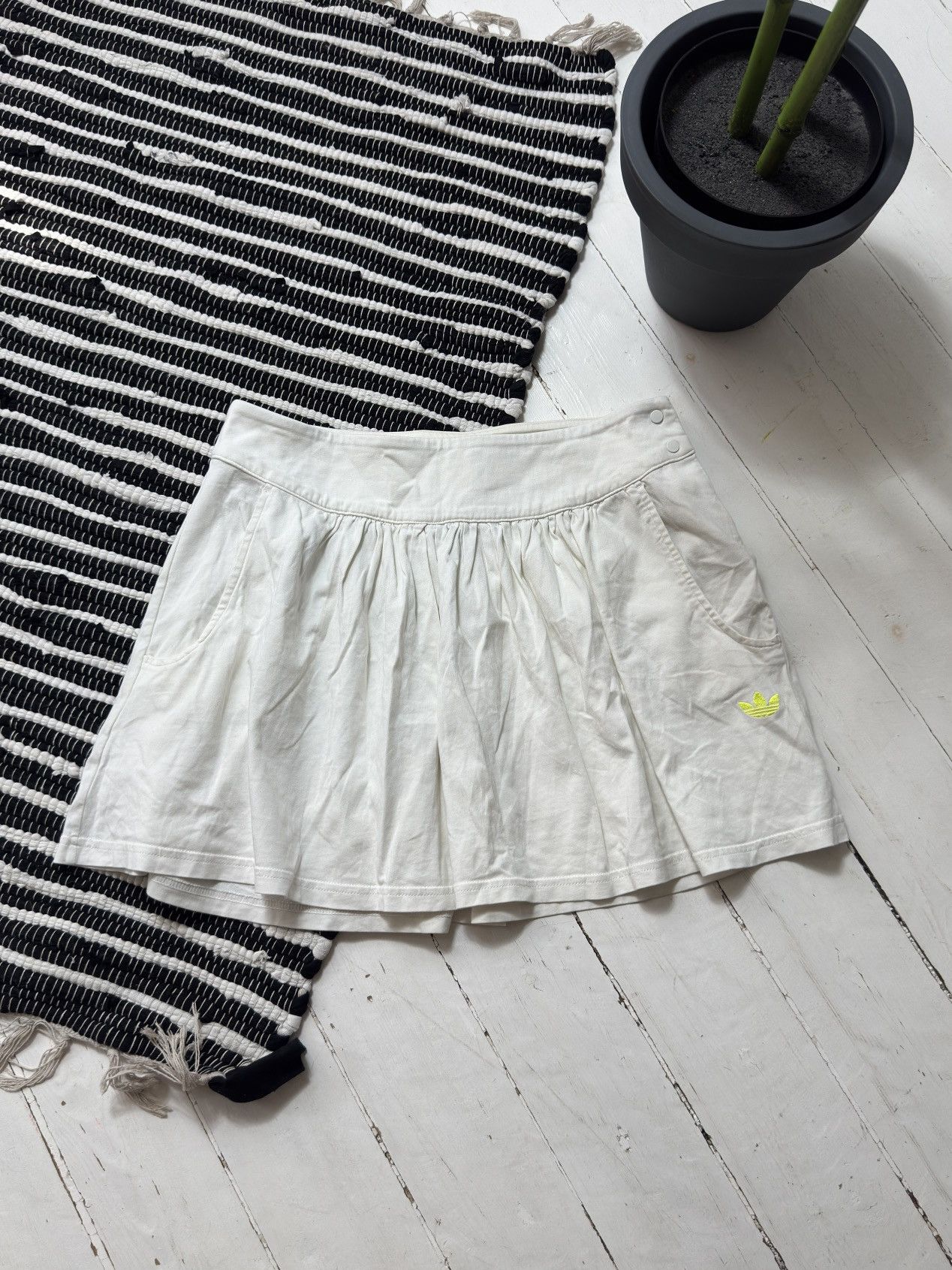 Adidas VINTAGE ADIDAS 2000s MINI SKIRT Size 25" / US 0 / IT 36 - 4 Thumbnail