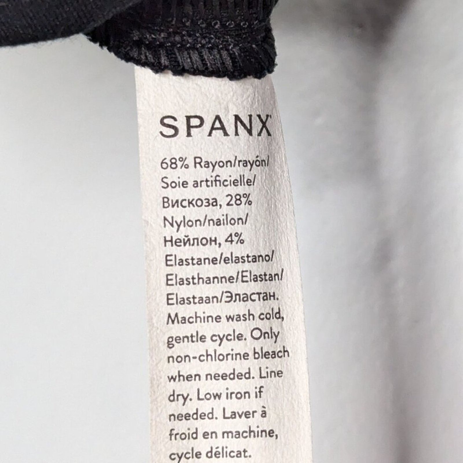Spanx Spanx Black Stretch Slimming Pencil Skirt Double Back Slit S Size 28" / US 6 / IT 42 - 6 Thumbnail