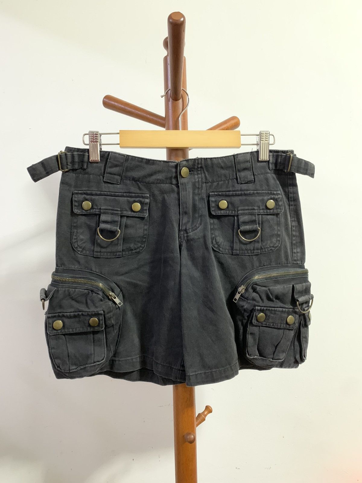 Japanese Brand CECIL MC BEE Multi Pocket Shorts Size 29" - 1 Thumbnail