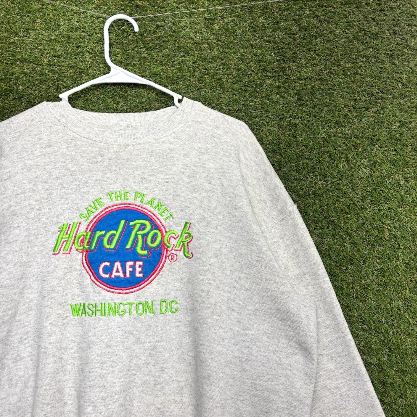 Hard Rock Cafe VINTAGE Hard Rock Cafe Sweatshirt Mens Large Gray Cotton Blend Crew Neck Embroidered Logo 90s Size US L / EU 52-54 / 3 - 2 Thumbnail