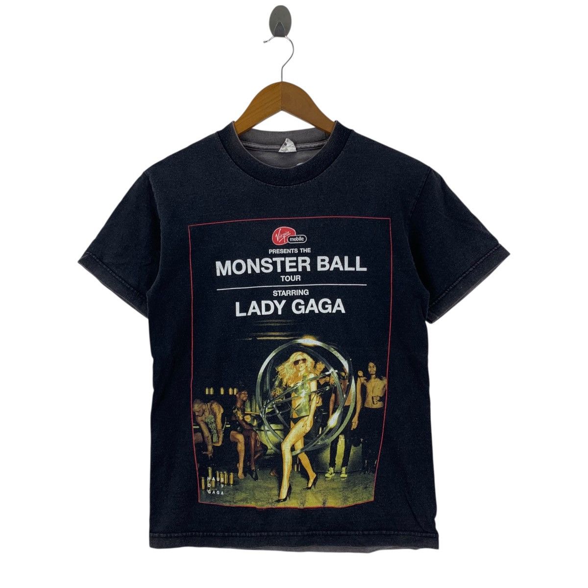Vintage LADY GAGA Monster Ball Tour Virgin Mobile Tshirt Size US S / EU 44-46 / 1 - 1 Thumbnail