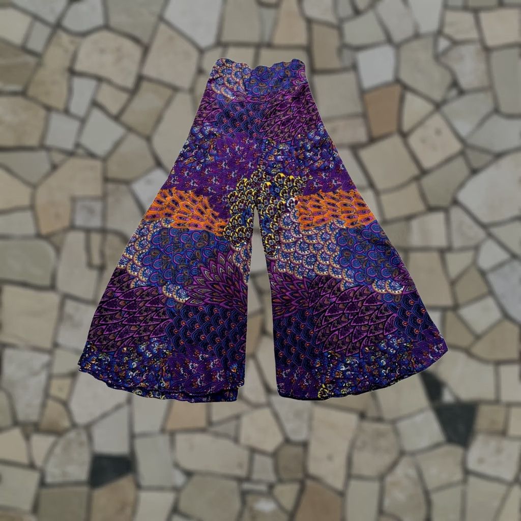 Vintage Women’s Flowy Hippie Pants Pant Wide-Leg Purple M Womens Hillary Harem Rayon Paisley Hippie 90s Style Planned Womens Size 32" / US 10 / IT 46 - 1 Thumbnail