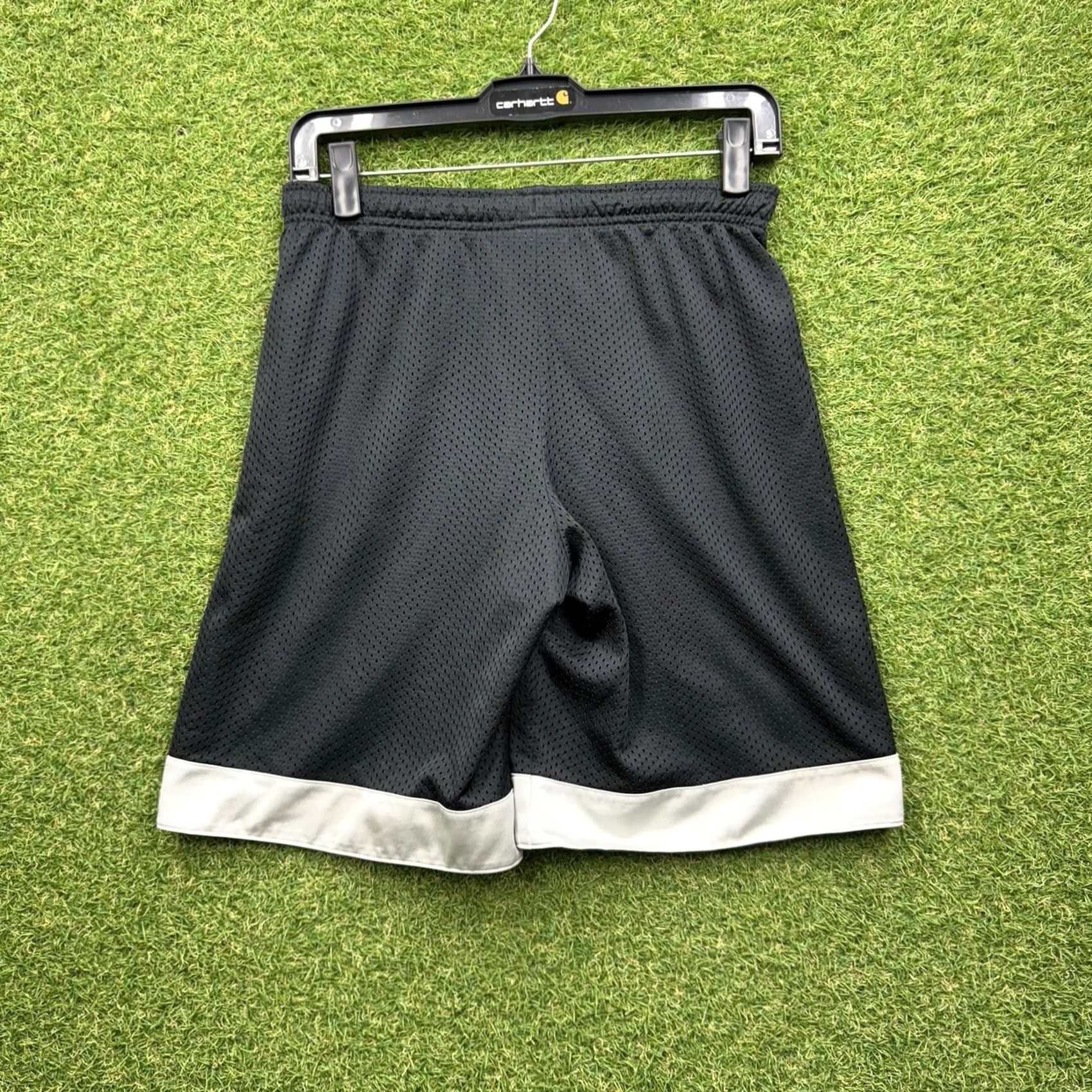 Nike VINTAGE Nike Shorts Womens M Black Satin Nylon 90s Y2K Sports Shorts Size M / US 6-8 / IT 42-44 - 2 Thumbnail