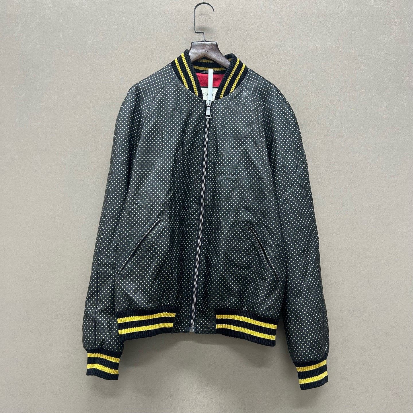 Gucci Gucci Black Gold Star Print Leather Jacket Size US S / EU 44-46 / 1 - 1 Thumbnail