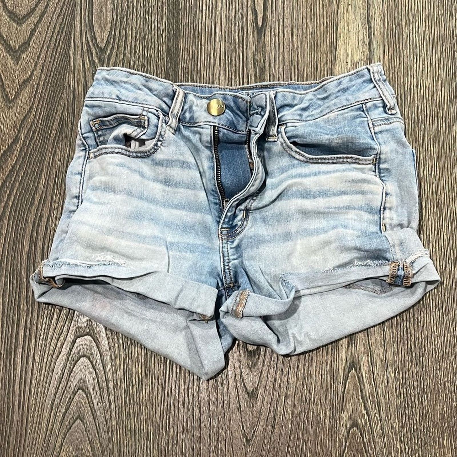 American Eagle Outfitters American Eagle Mom Cuffed Shorts High Rise Super Stretch 8 Size 30" / US 8 / IT 44 - 1 Thumbnail