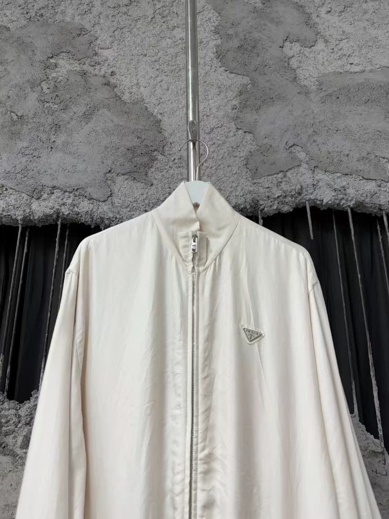 Prada Prada Size 38 Iron triangle silk zipper jacket size 38 25 Size US XXS / EU 40 - 3 Thumbnail