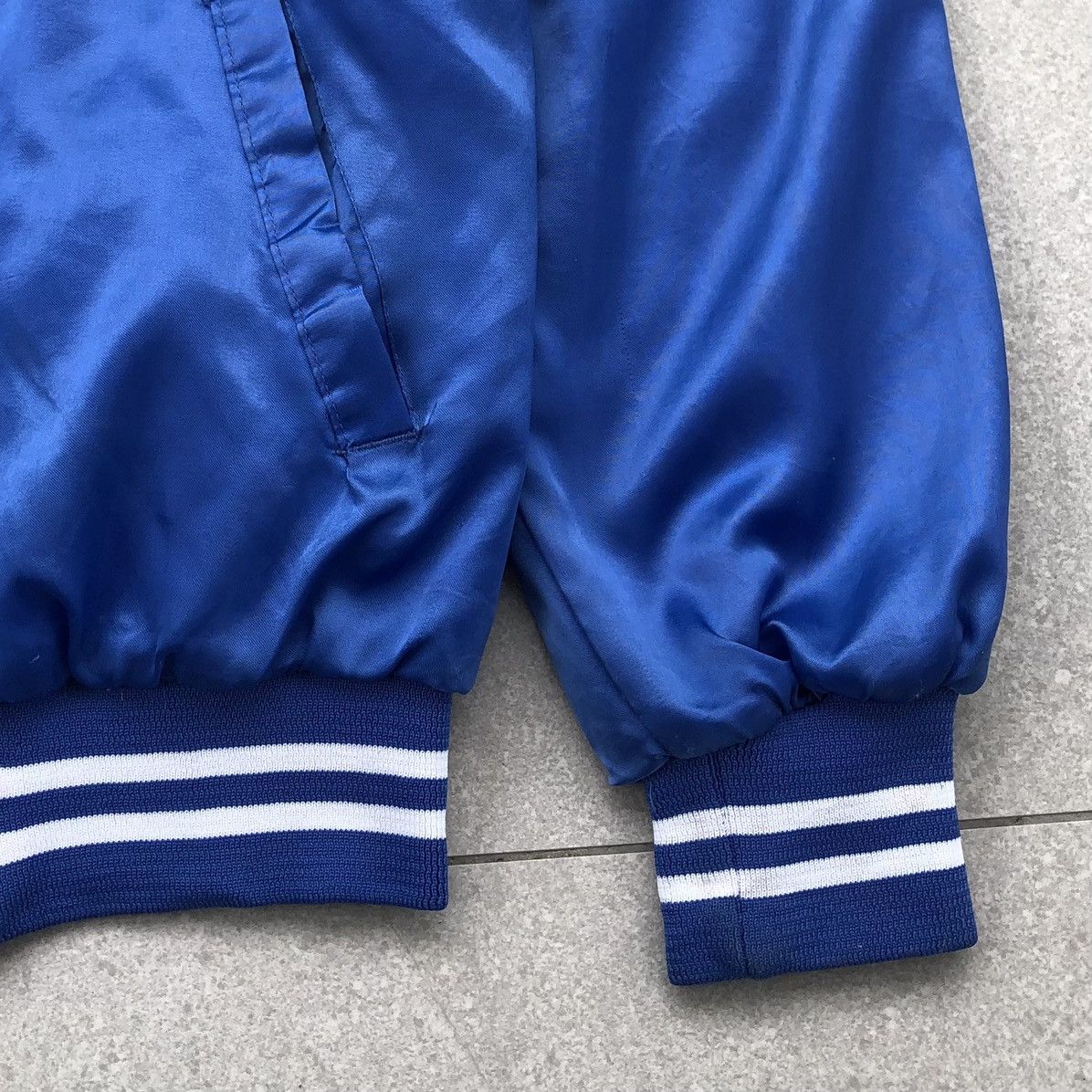 Vintage Vintage 80s NBA Logo LA LAKERS Satin Varsity Jacket USA 🇺🇸 Size US M / EU 48-50 / 2 - 9 Thumbnail