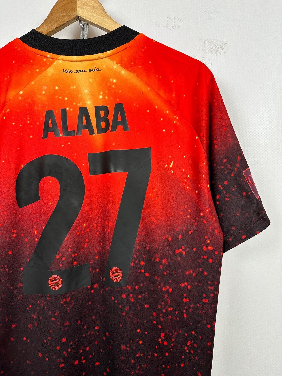 Adidas Adidas Bayern Munich Alaba #27 Special Kit Limited Edition Size US L / EU 52-54 / 3 - 18 Thumbnail