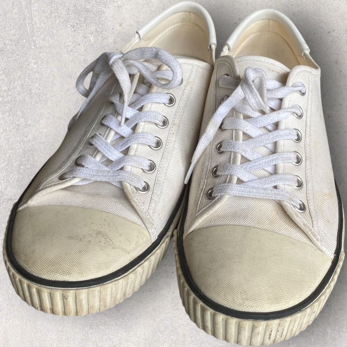 Celine Celine Blank Low Top Sneakers Size US 8 / EU 41 - 5 Thumbnail