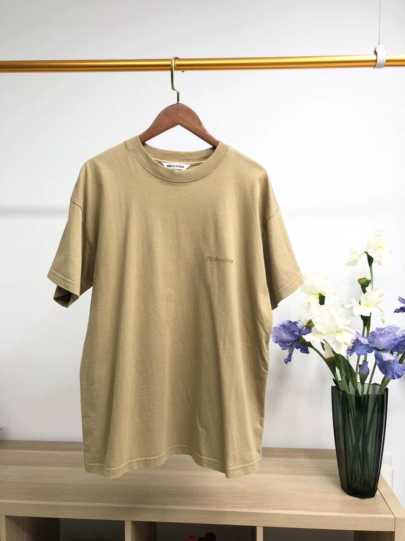 Balenciaga Balenciaga Solid casual short sleeve T-shirt 2504-Nextarrow Size US XS / EU 42 / 0 - 1 Thumbnail