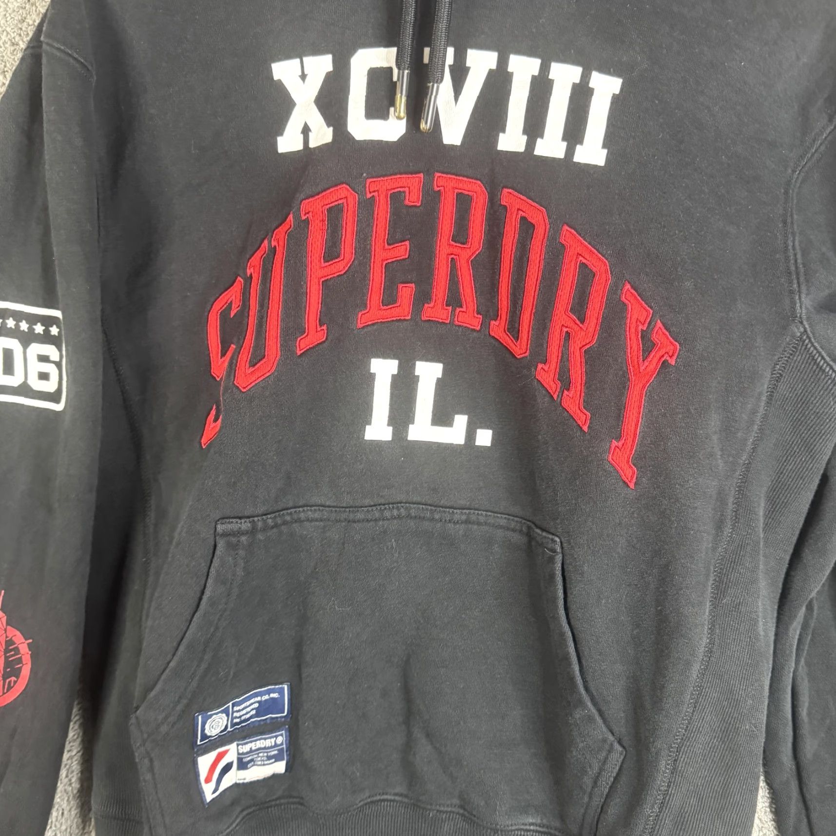 Superdry Superdry Hoodie Mens Small Black Fleece Pullover Sweatshirt Graphic Print Logo Embroidered Pockets Hooded Crew Neck Kangaroo Pocket Size US S / EU 44-46 / 1 - 4 Thumbnail