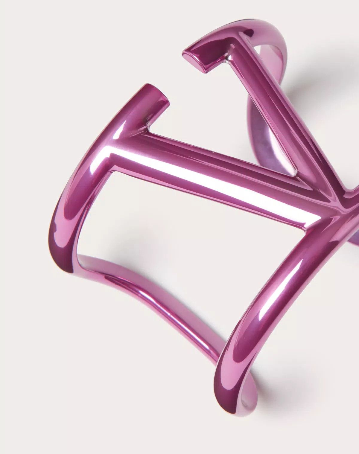 Valentino oc11z0725 Size: S / Vlogo Signature Metal Bracelet in Pink Size ONE SIZE - 2 Thumbnail