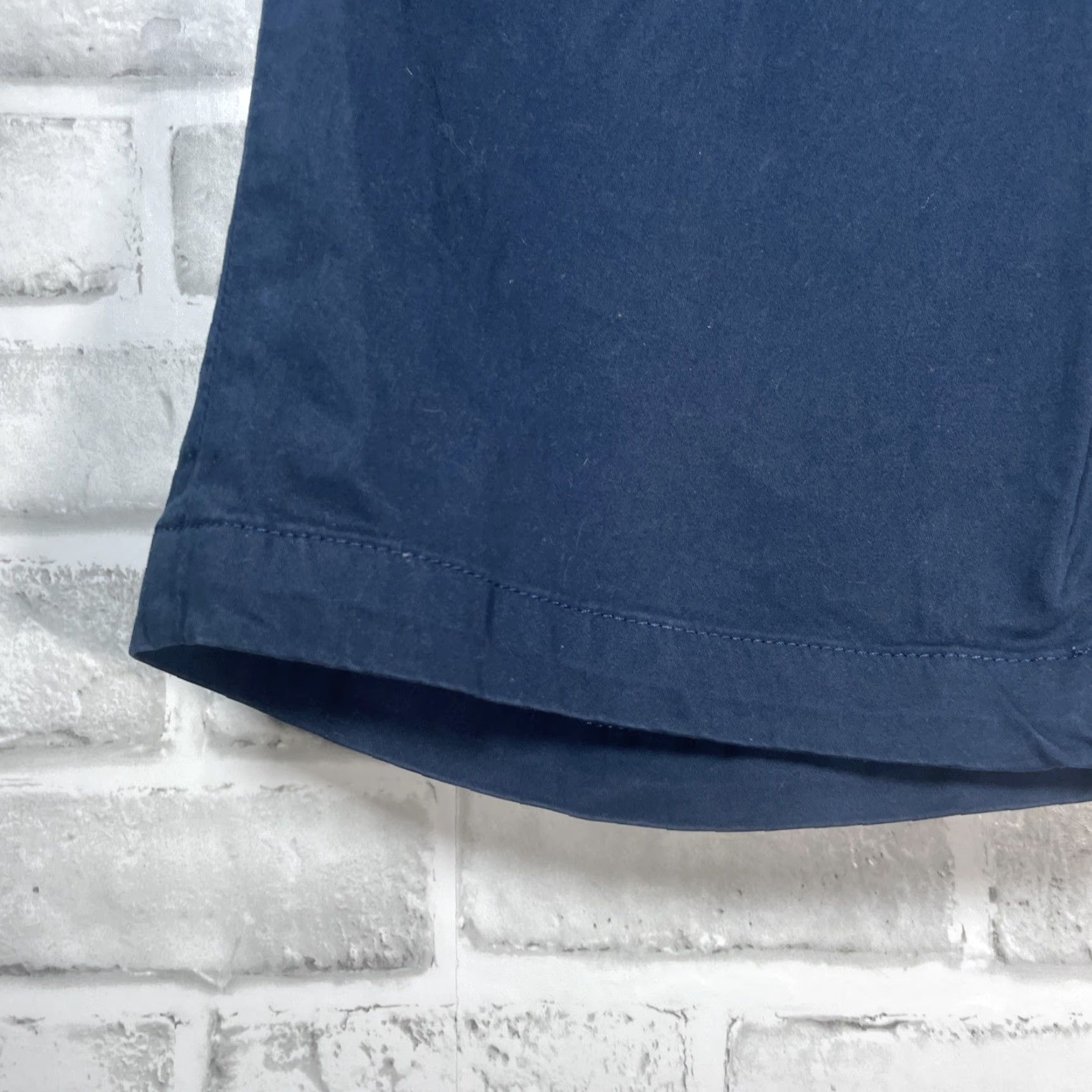 Vintage ADRIANO GOLDSCHMIED Dark Blue Chino Shorts Mens Size 32R Regular Zip Dark Blue Chino Shorts Mens 32R Size US 32 / EU 48 - 4 Thumbnail