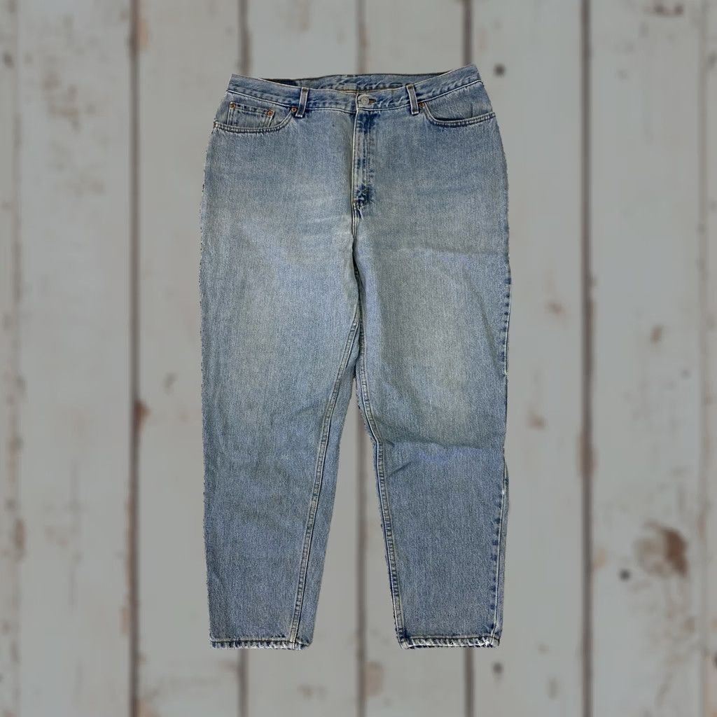 Levi's VINTAGE Levi's 550 Jeans Relaxed Fit Mens 36x29 Light Blue Wash Denim Size US 36 / EU 52 - 1 Thumbnail