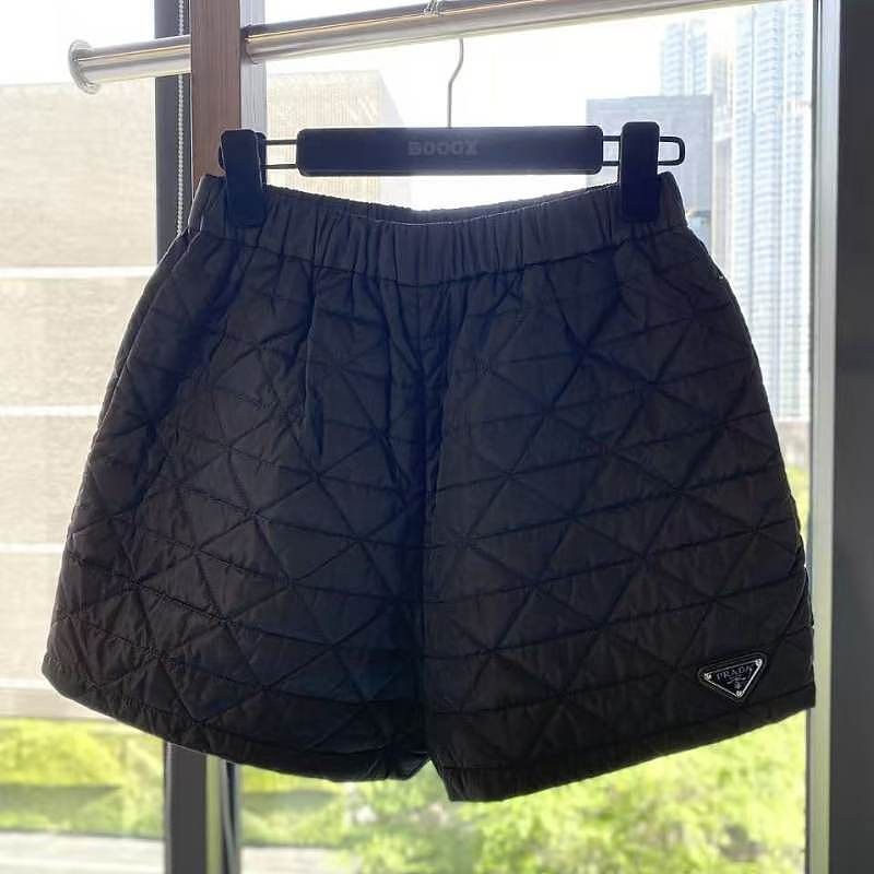 Prada Prada Quilted Shorts Size 40 Size 27" / US 4 / IT 40 - 1 Thumbnail