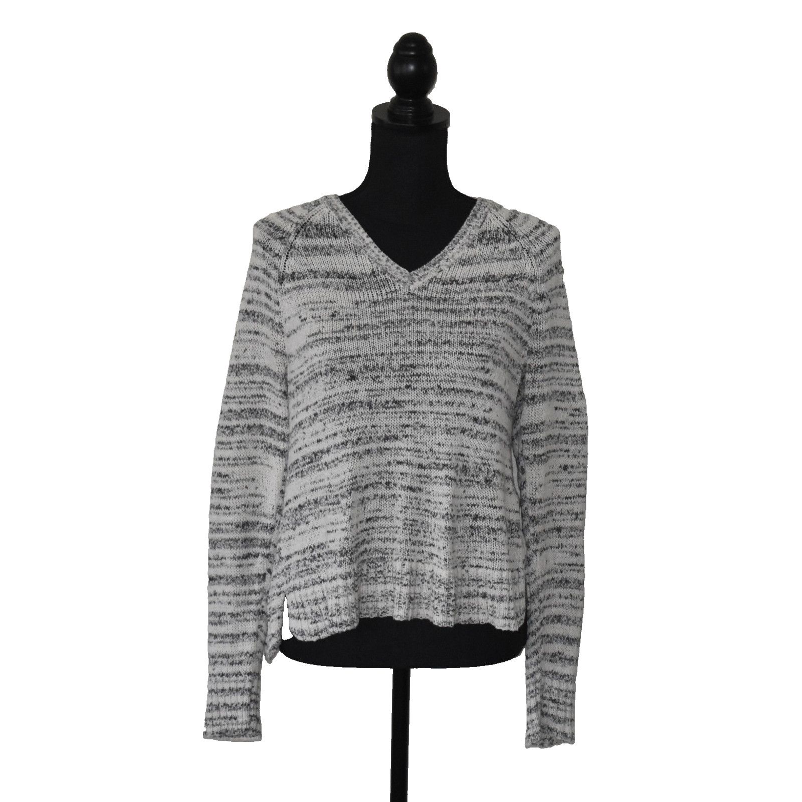 Eileen Fisher EILEEN FISHER Ash Gray Cotton/Nylon Knit V Neck Sweater Sz M Size M / US 6-8 / IT 42-44 - 1 Thumbnail