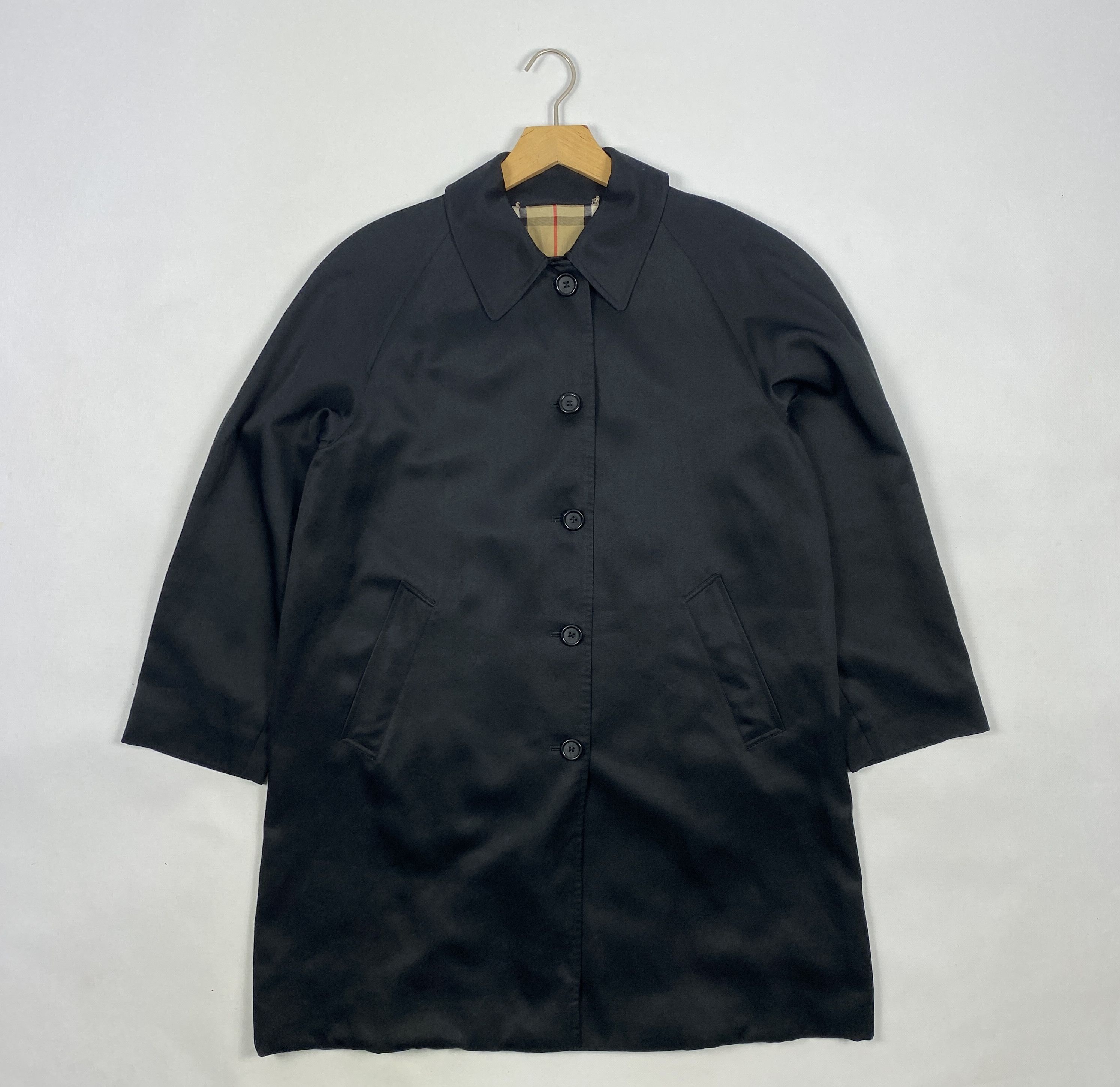Burberry × Vintage Women`s Vintage Burberrys Black Mini Trench Coat Size 12 Size M / US 6-8 / IT 42-44 - 2 Thumbnail