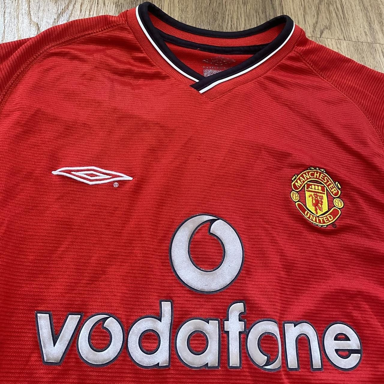 Umbro 2000-02 Manchester United Home Umbro y2k 2000s Boxy Size US M / EU 48-50 / 2 - 3 Thumbnail