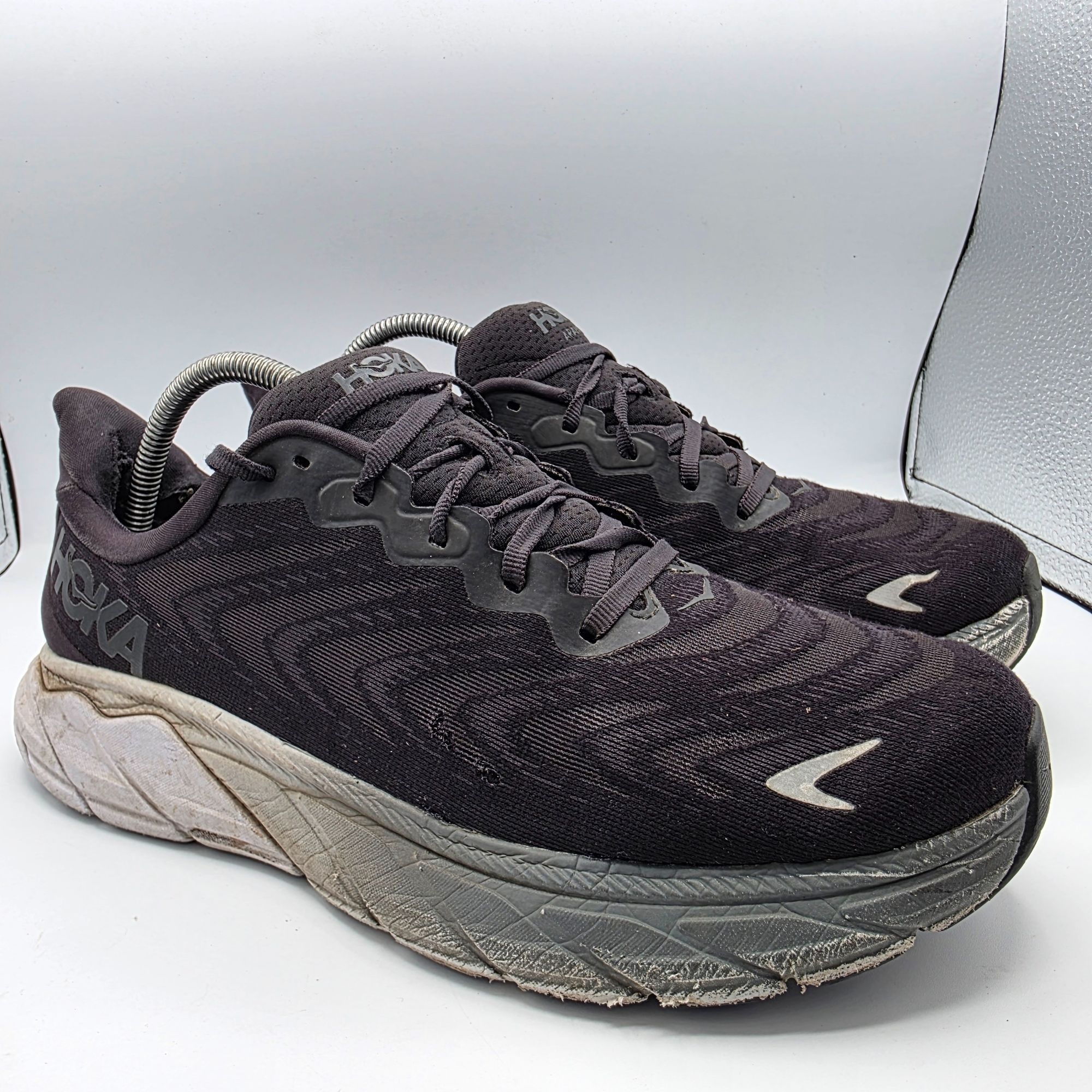 Hoka Hoka One One Arahi 6 Mens Size 9.5 D Black Athletic Shoes Ru Size US 9.5 / EU 42-43 - 1 Thumbnail