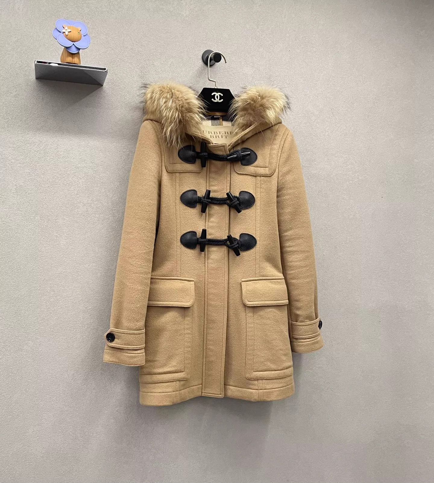 Burberry Burberry Camel Vintage Forest Horn Button Slim Coat 38 Size XS / US 0-2 / IT 36-38 - 3 Thumbnail