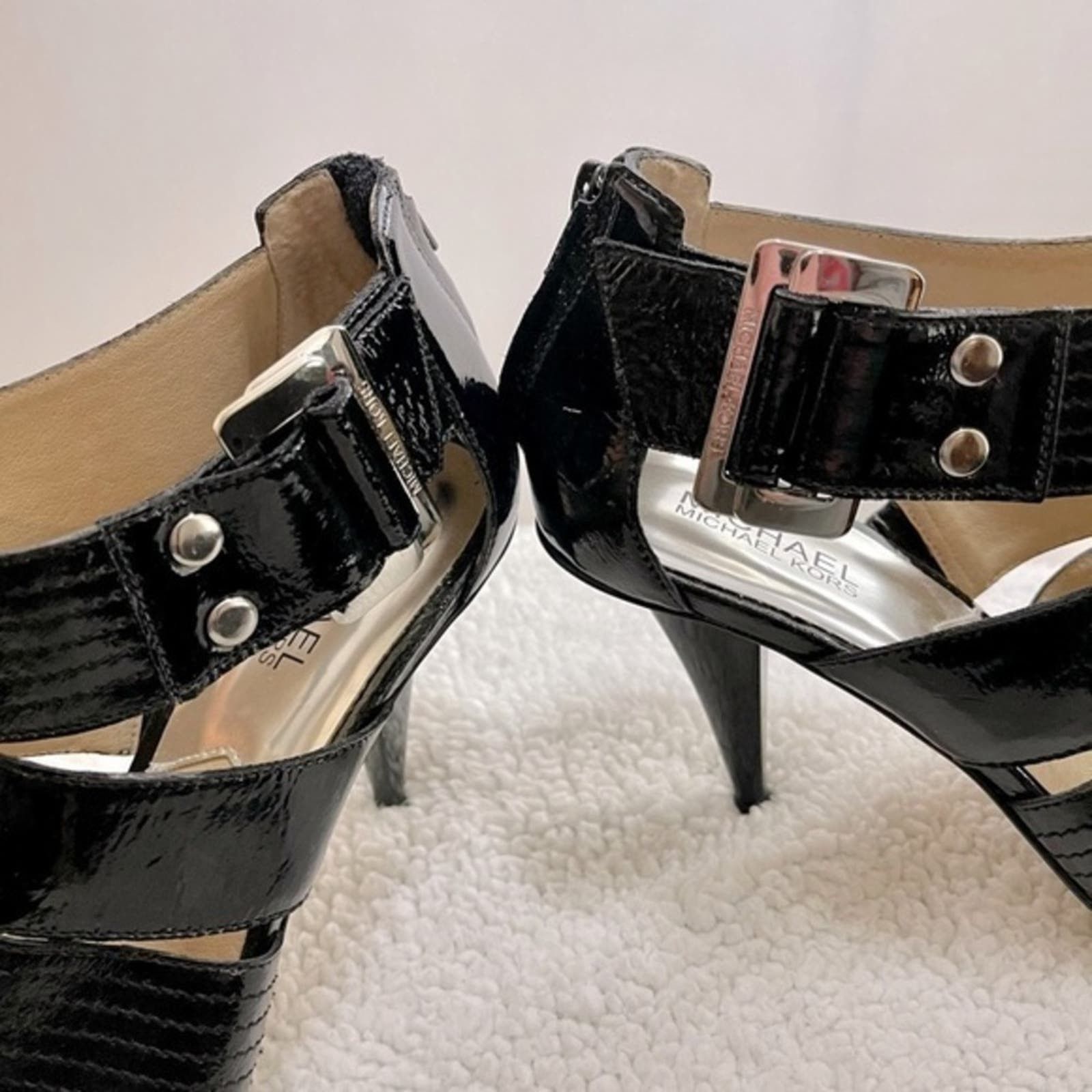 Michael Kors Michael Kors Black Patent Leather T-strap Heels Size US 8.5 / IT 38.5 - 2 Thumbnail