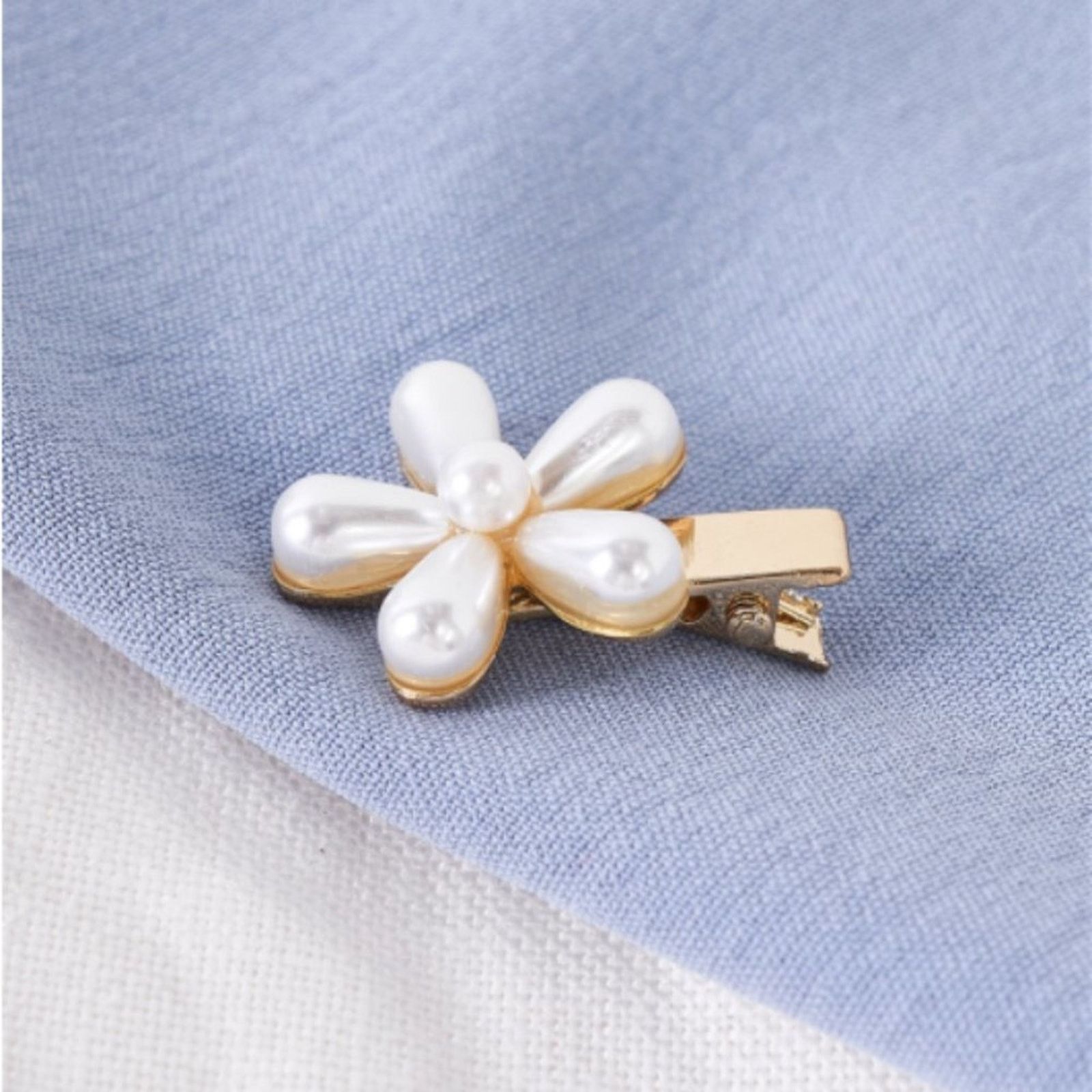 Other Elegant Pearl Flower Gold Hair Clip – Small Alligator Design Size ONE SIZE - 4 Thumbnail