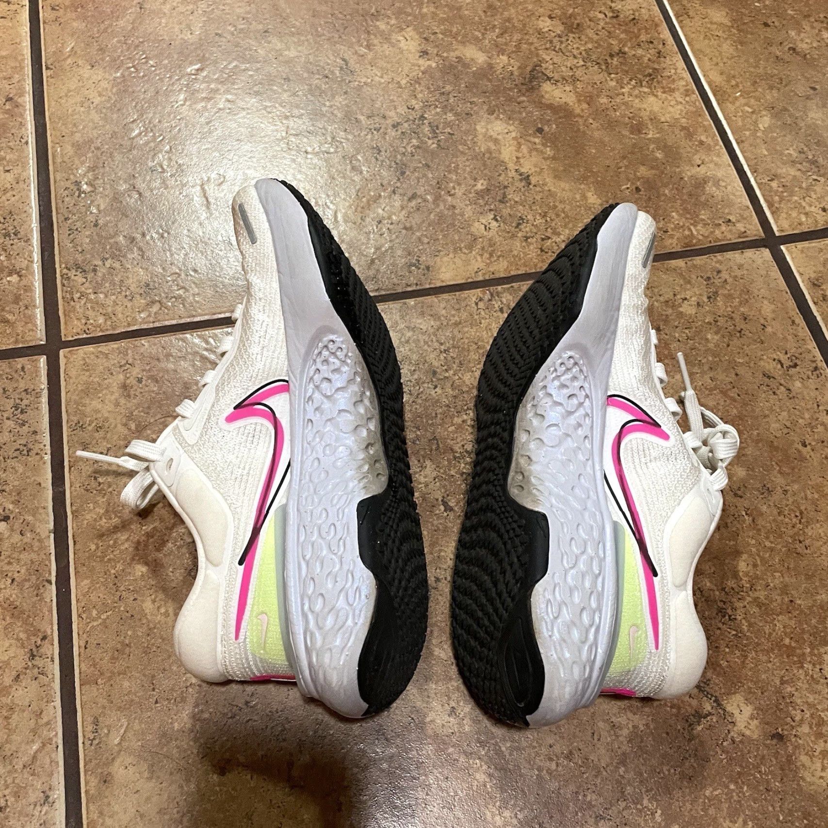 Nike VINTAGE Nike ZoomX Invincible Run Flyknit Phantom Men’s Size 7 US White Shoes Nike ZoomX Invincible Run Flyknit Mens 7 US White Size US 8 / EU 41 - 7 Thumbnail