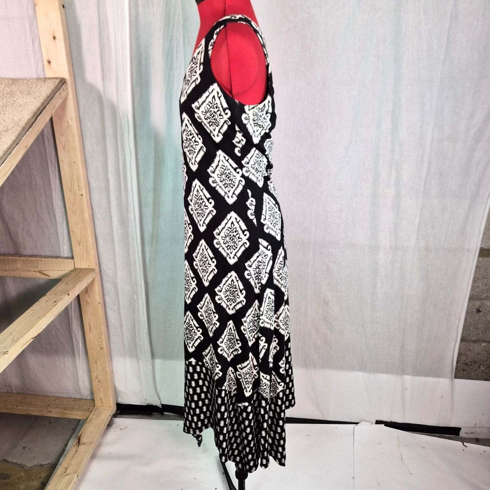 Tommy Bahama VINTAGE Tommy Bahama Maxi Dress Size S Black White Geometric Print Stretch G167 Size S / US 4 / IT 40 - 2 Thumbnail