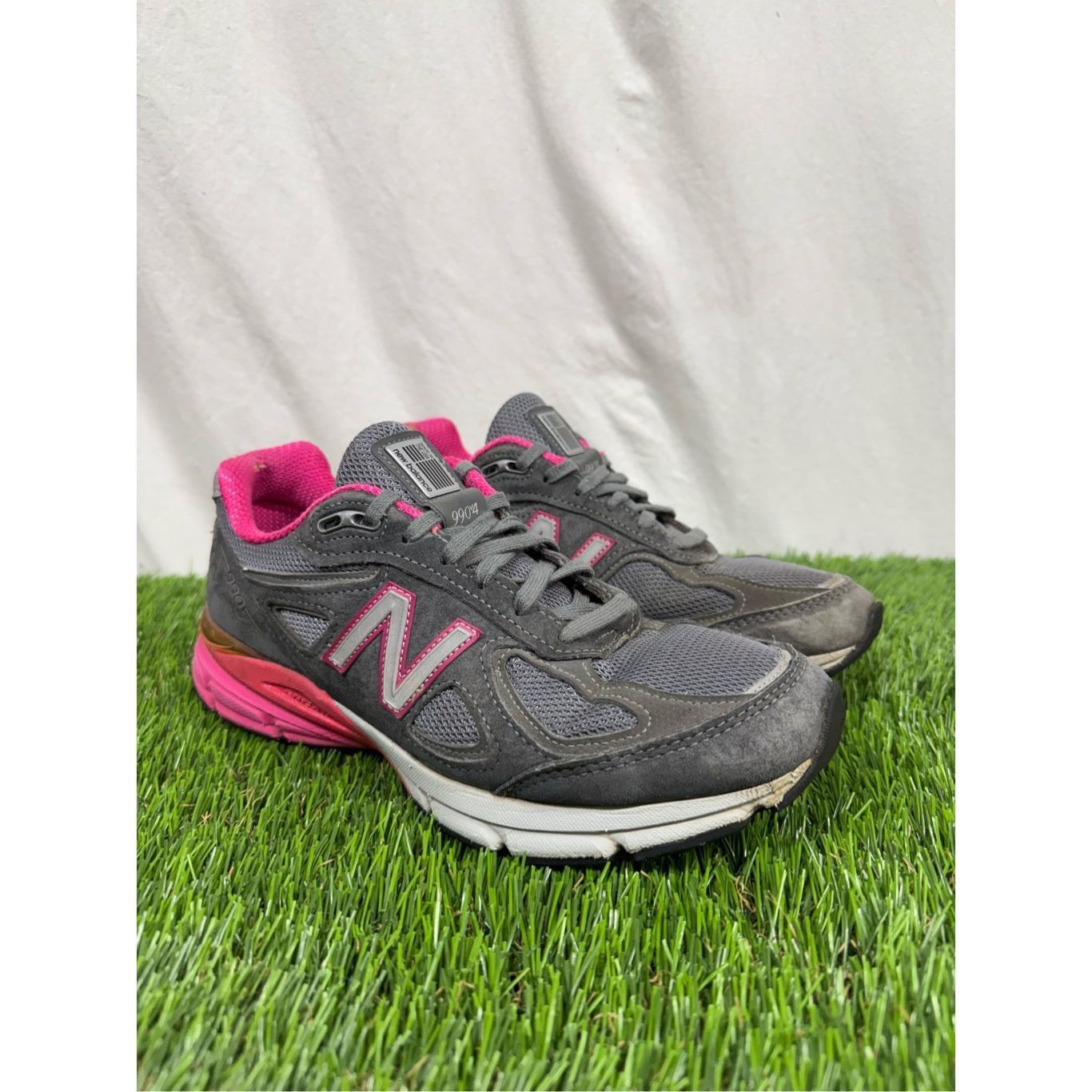 New Balance New Balance 990 V4 Womens Size 9.5 Gray mens 8 Running Shoes Size US 9.5 / IT 39.5 - 1 Thumbnail