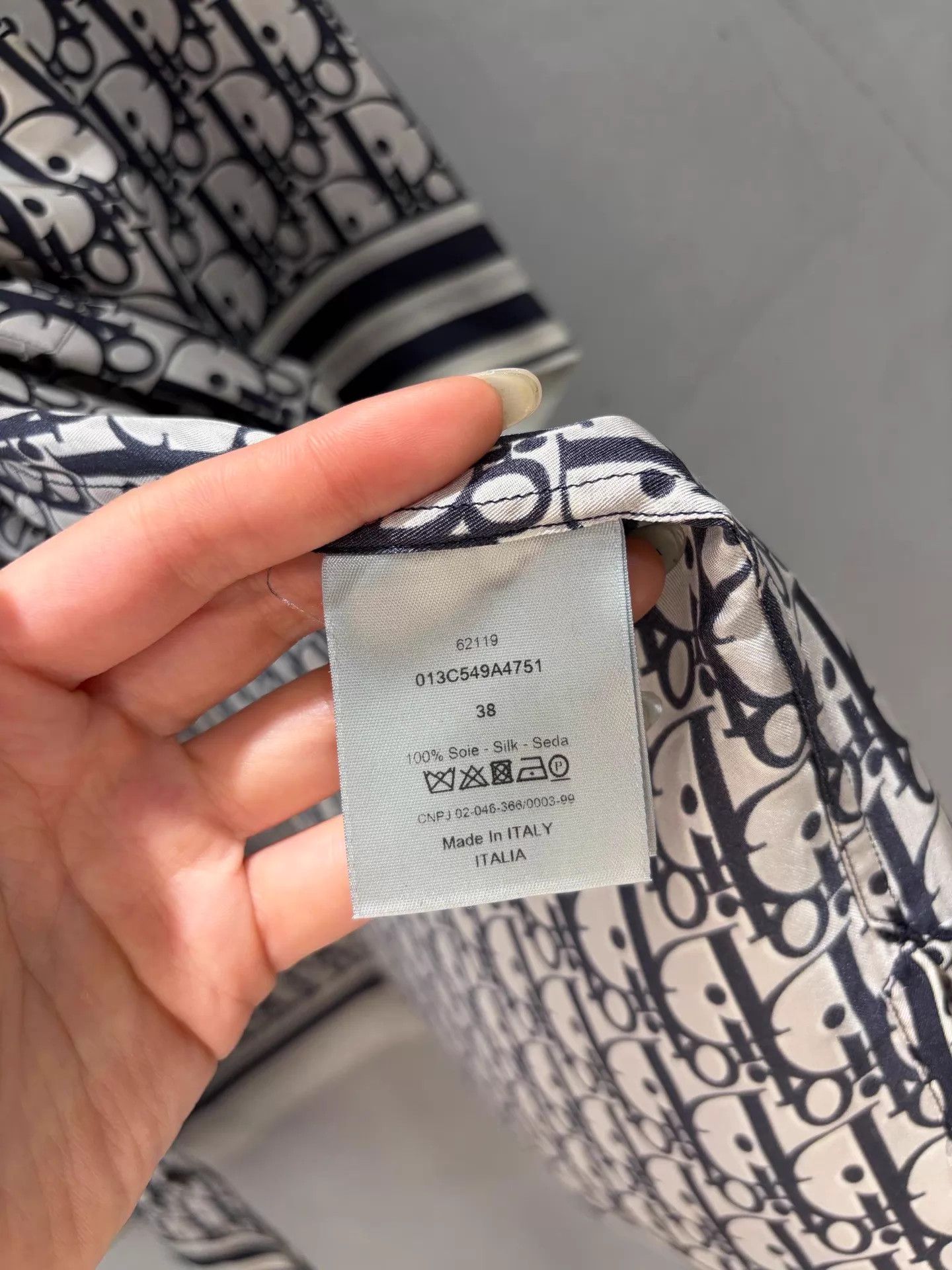Dior Dior Oblique 100%Silk Oversized Pajama ShortSleeve 38 Mint Size US S / EU 44-46 / 1 - 5 Thumbnail