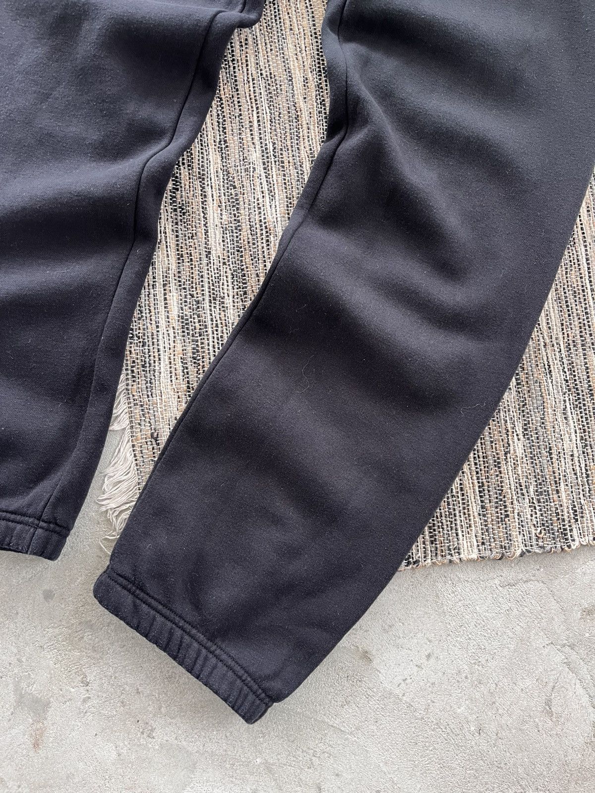 Champion Vintage Champion Fleece Track Pants Black Basic Sweatpants Size US 38 / EU 54 - 8 Thumbnail