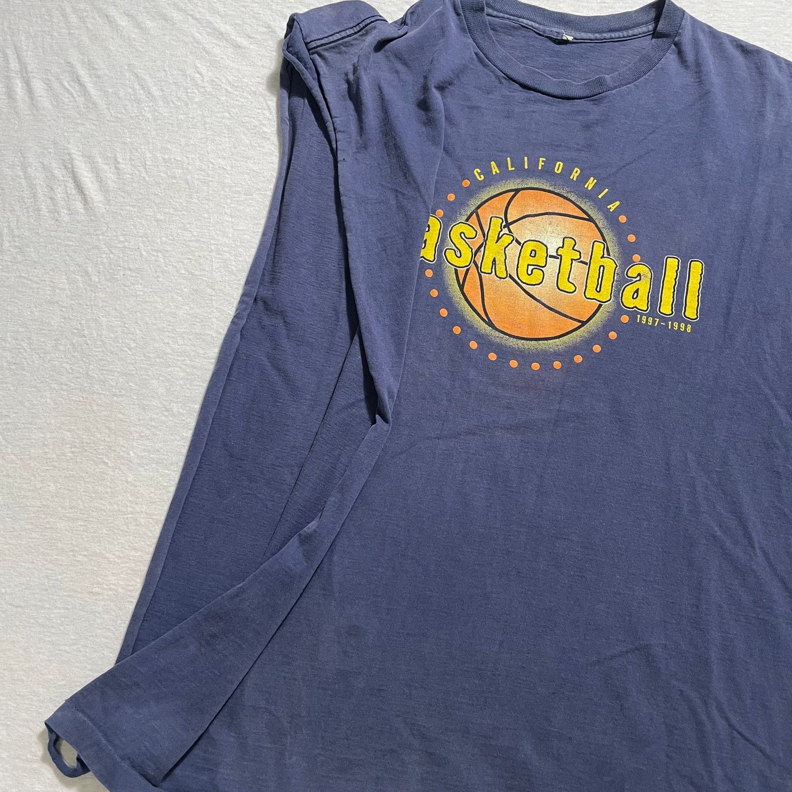 Vintage CAL Basketball Cutoff Tank Size (XL/2XL) Size US XL / EU 56 / 4 - 5 Thumbnail
