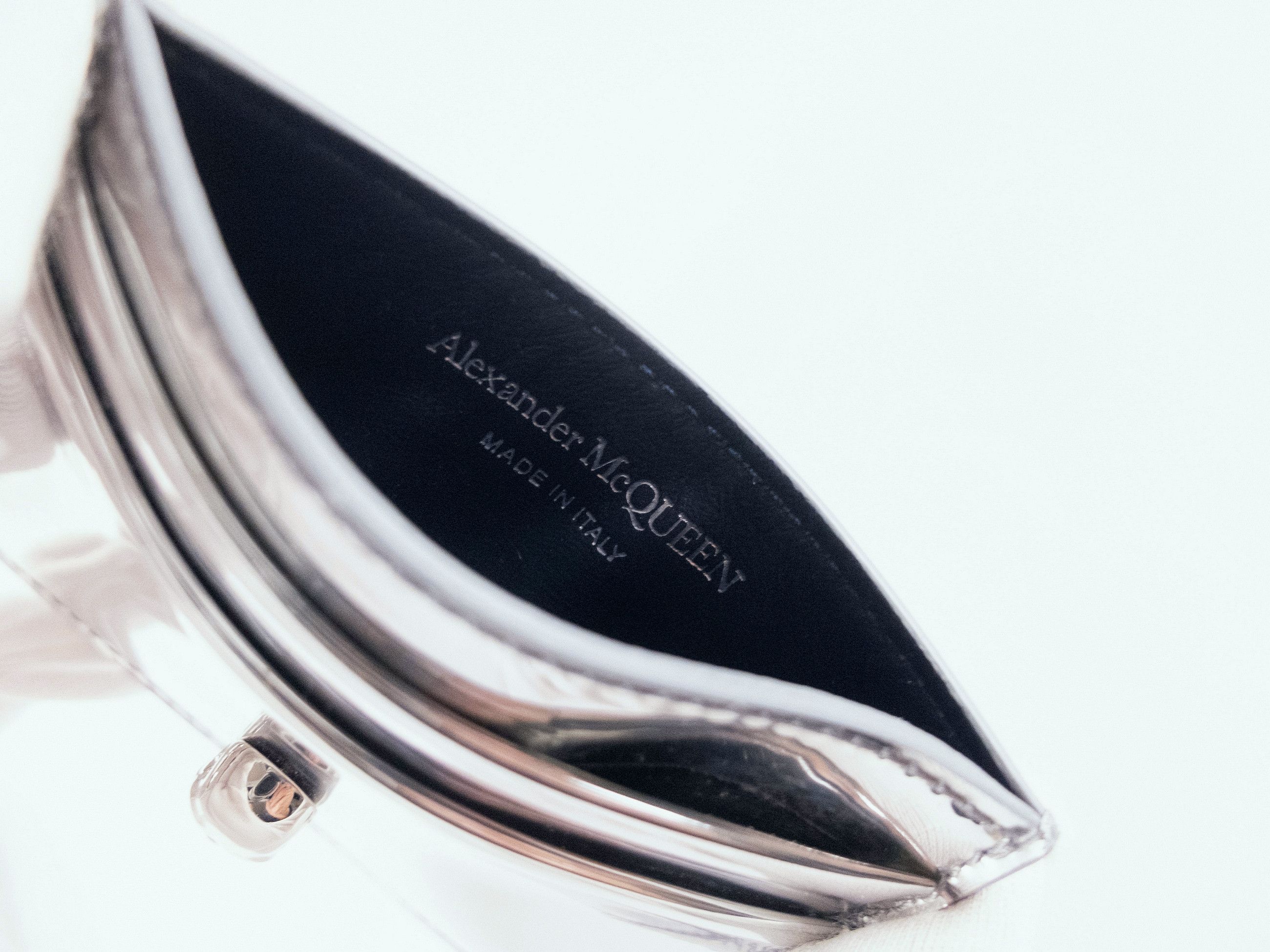 Alexander McQueen ALEXANDER MCQUEEN Skull reflective silver card holder q Size ONE SIZE - 3 Thumbnail