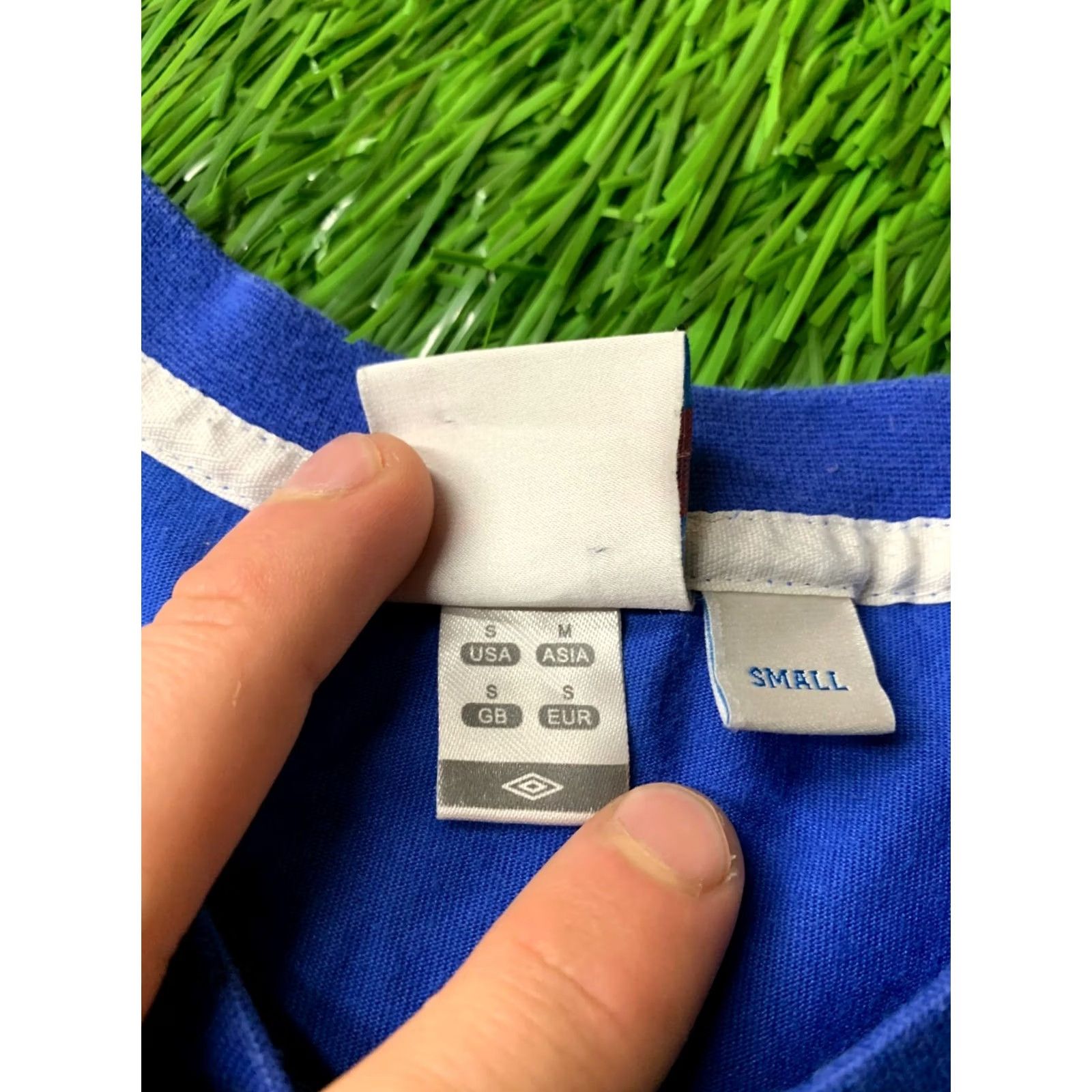 Umbro Umbro ORIGINAL mens CASUAL SHIRT T-SHIRT TEE JERSEY TRIKOT MAGLIA SIZE S Blue Logo Short Sleeve Casual Men's T-Shirt 65% Cotton 35% Polyester Size US S / EU 44-46 / 1 - 5 Thumbnail