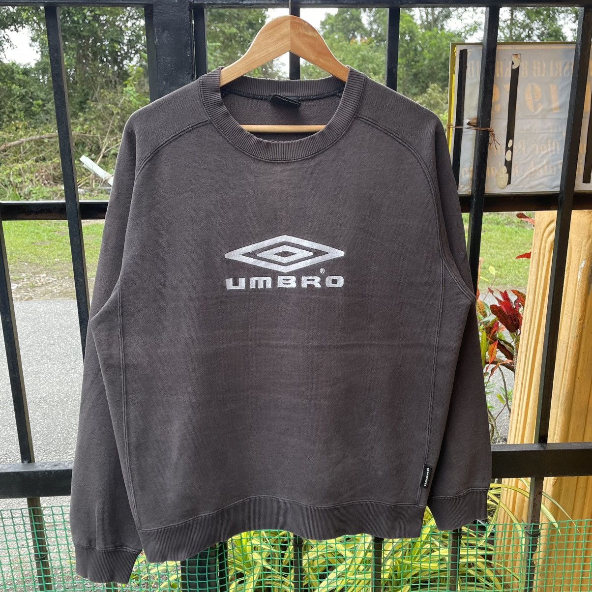 Umbro 🔥Vintage Umbro OG Big Logo Sun Faded Distress Sweatshirts Size US M / EU 48-50 / 2 - 5 Thumbnail