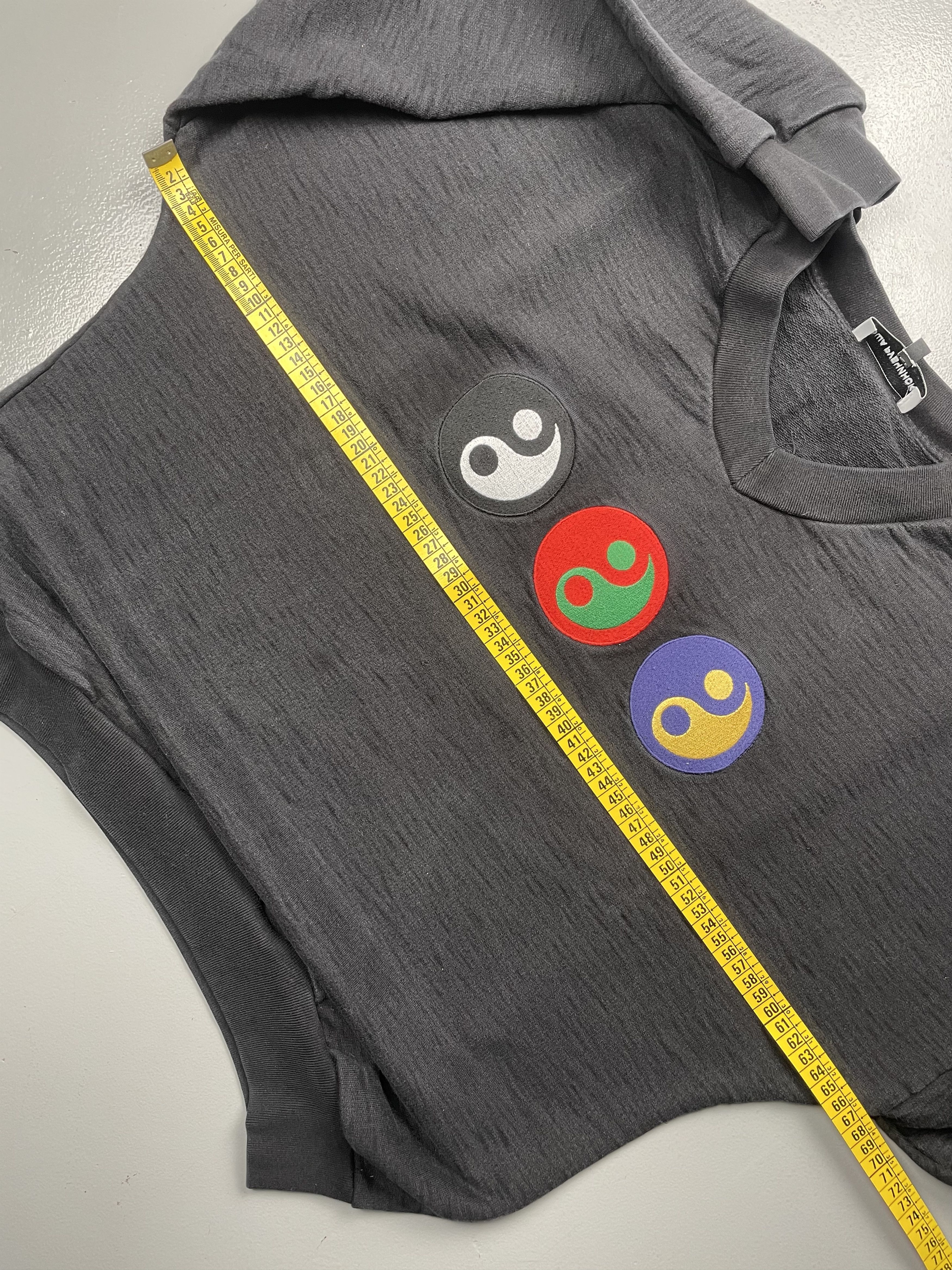 Gosha Rubchinskiy Gosha Rubchinskiy S/S 2017 Yin-Yang V-neck sweatshirt size S Size US S / EU 44-46 / 1 - 7 Thumbnail