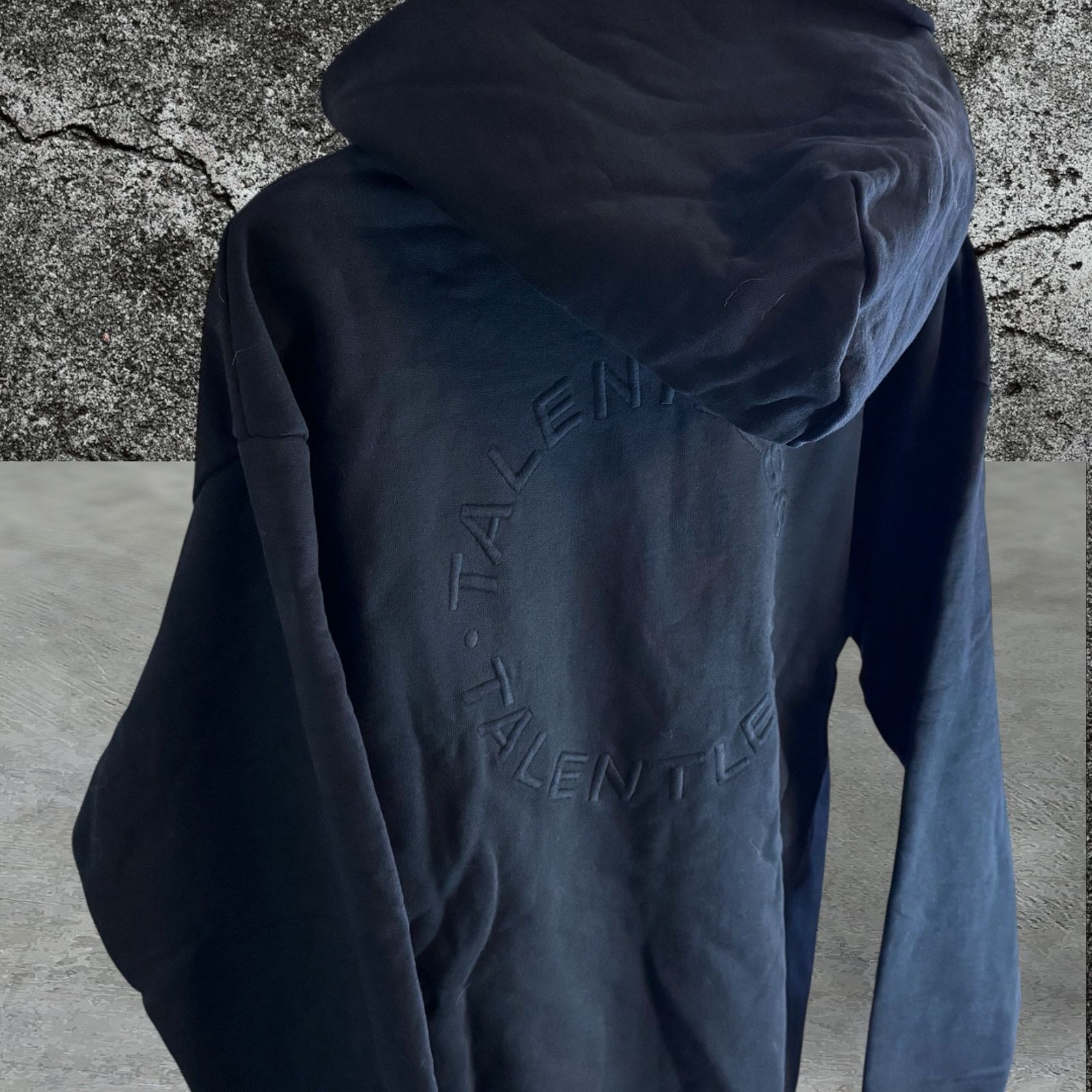 Talentless •NWT• Talentless CIRCLE LOGO Black Sweatshirt Hoodie • Large Size US L / EU 52-54 / 3 - 4 Thumbnail