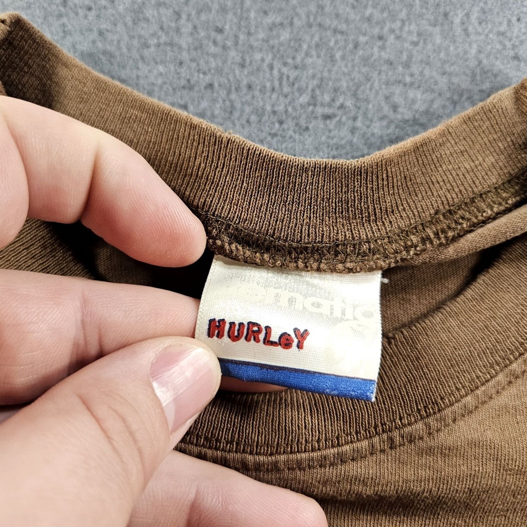 Hurley VINTAGE Hurley T-Shirt Sleeveless 90s Brown Large Mens Punk Y2K Thrashed Faded Internation Featured Thrashed Size US L / EU 52-54 / 3 - 5 Thumbnail
