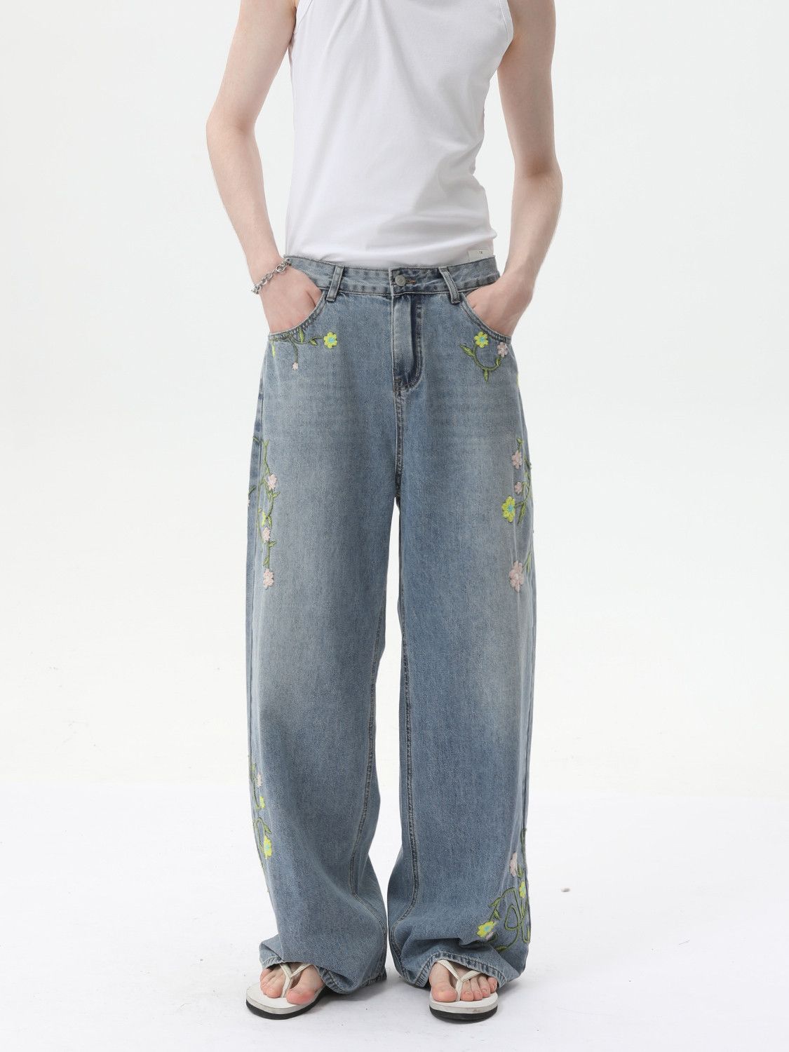 Other Men’s Floral embroidered statement jeans Size US 30 / EU 46 - 3 Thumbnail