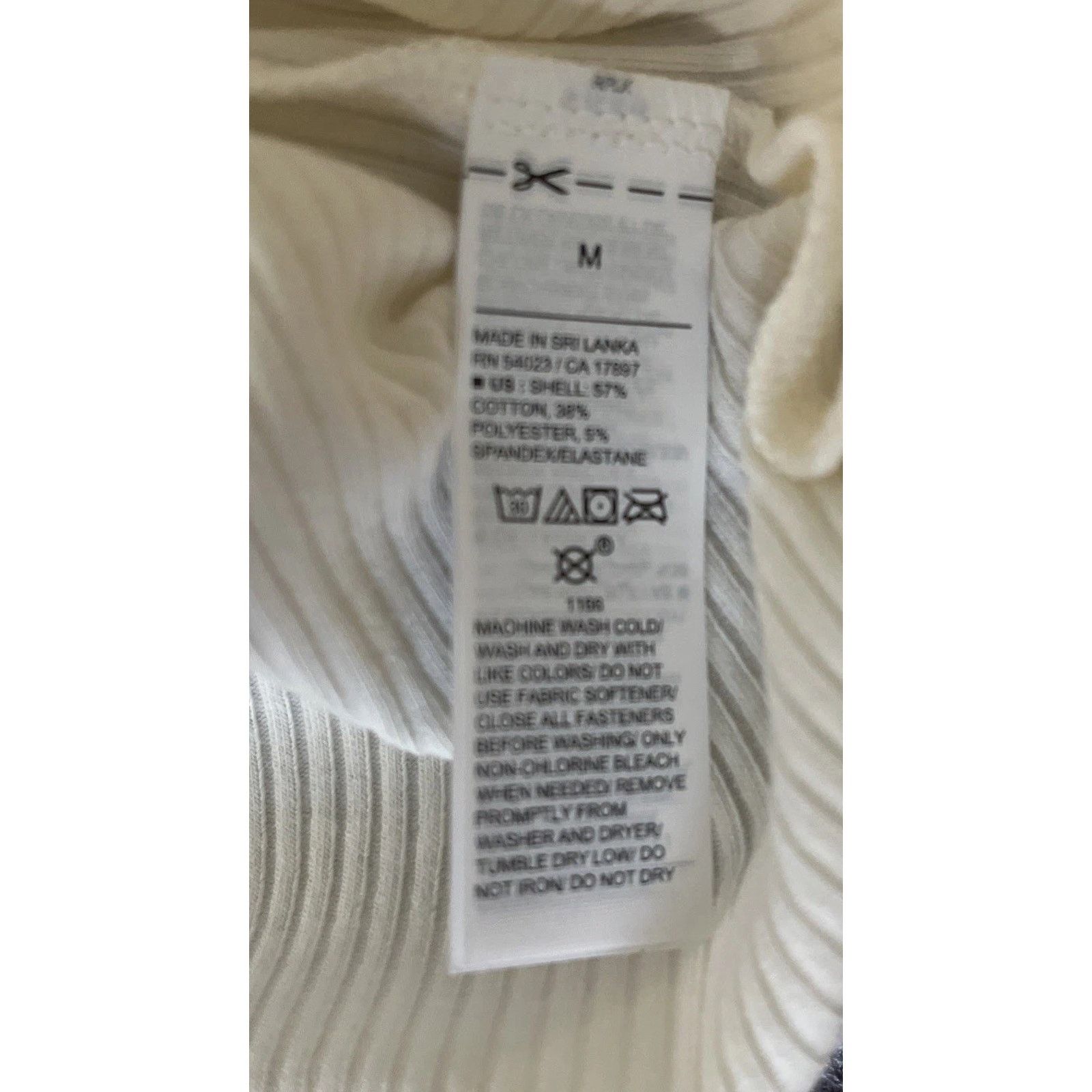 Old Navy Old Navy Rib Knit Cotton Blend White Body Suit Size M Size M / US 6-8 / IT 42-44 - 6 Thumbnail