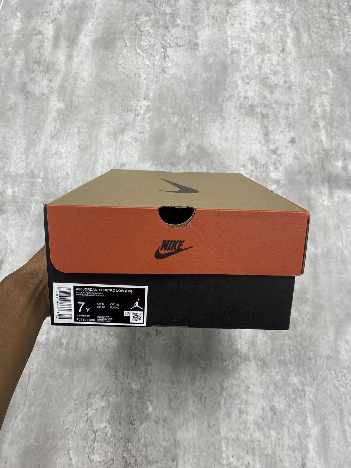 Jordan Brand Size 7Y - Jordan 11 Retro Low “Bred” 2025 Size US 7 / EU 40 - 6 Thumbnail