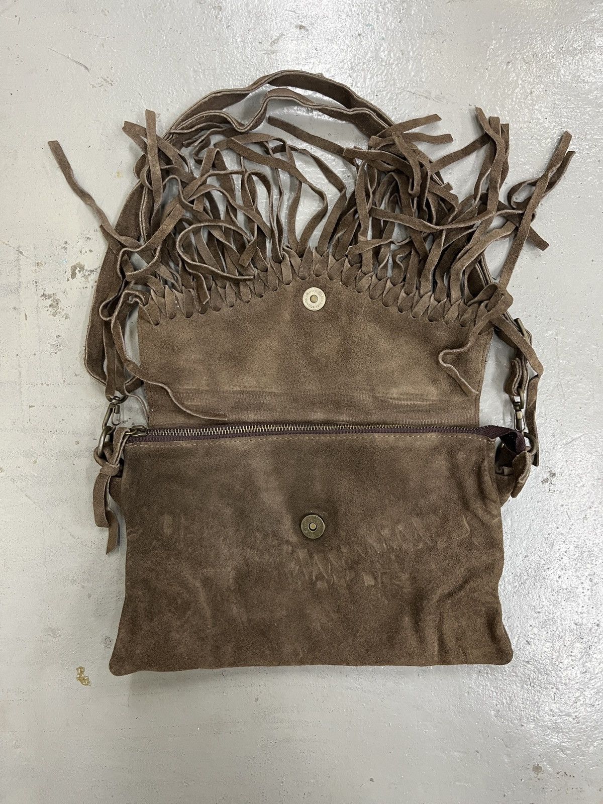 GOA 2000s GOA Fringe Brown Cowhide Suede Leather Sling Bag Size ONE SIZE - 14 Thumbnail