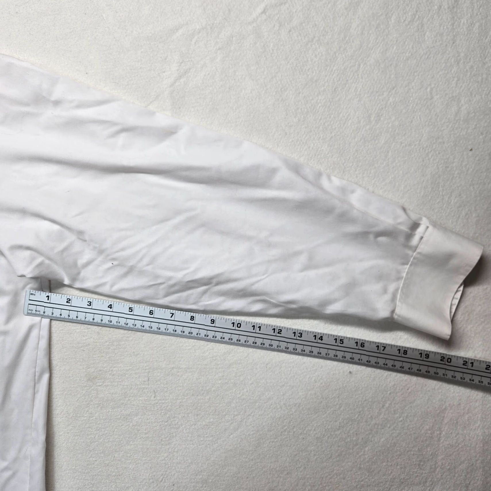 Van Heusen VINTAGE Van Heusen Dress Shirt Men's Regular Fit 17.5 White Cotton Blend Solid 90s Size 46R - 5 Thumbnail