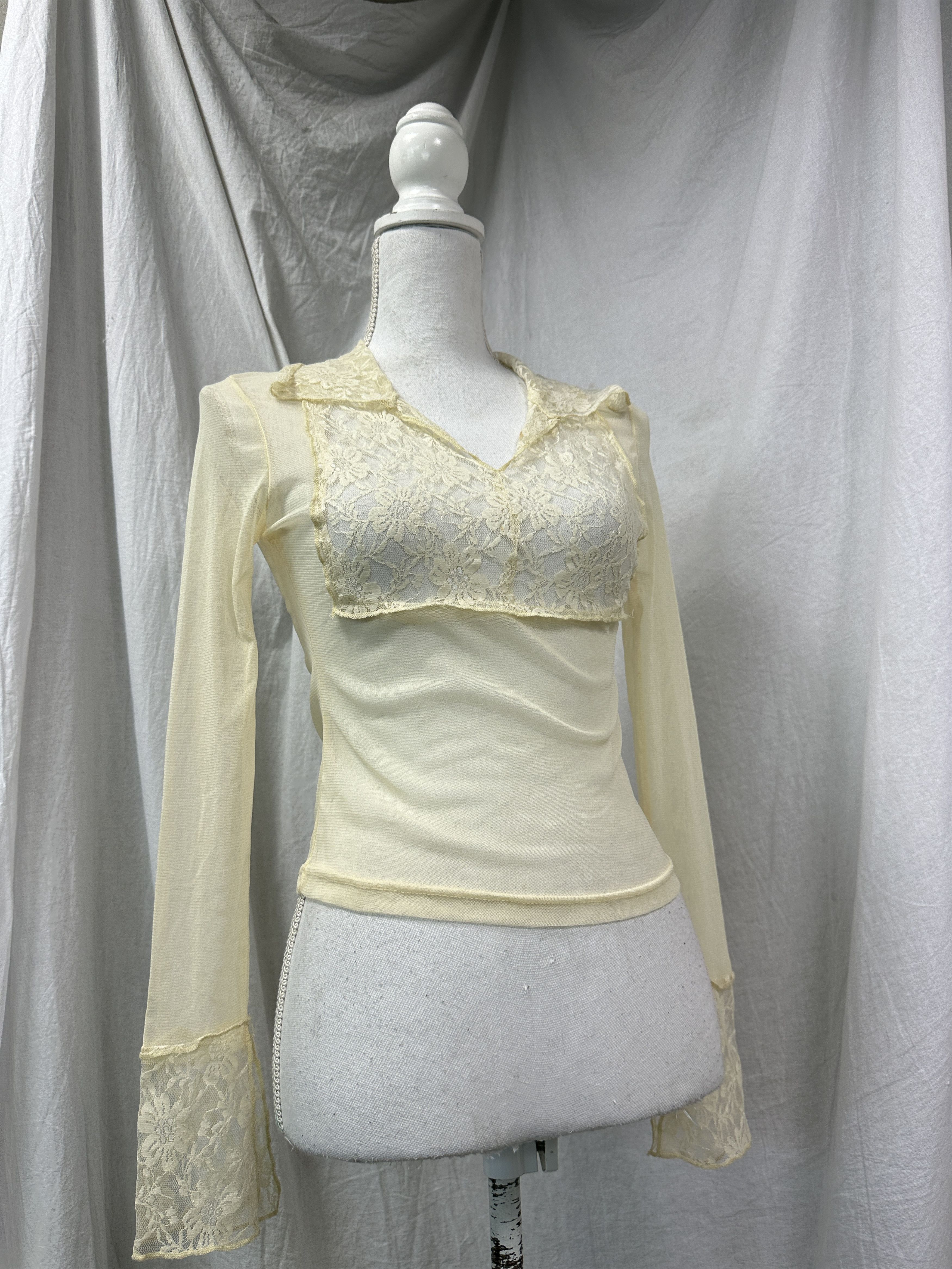 Vintage Vintage Avant Garde Preppy Sheer Lace 00s Longsleeve Blouse Size S / US 4 / IT 40 - 2 Thumbnail