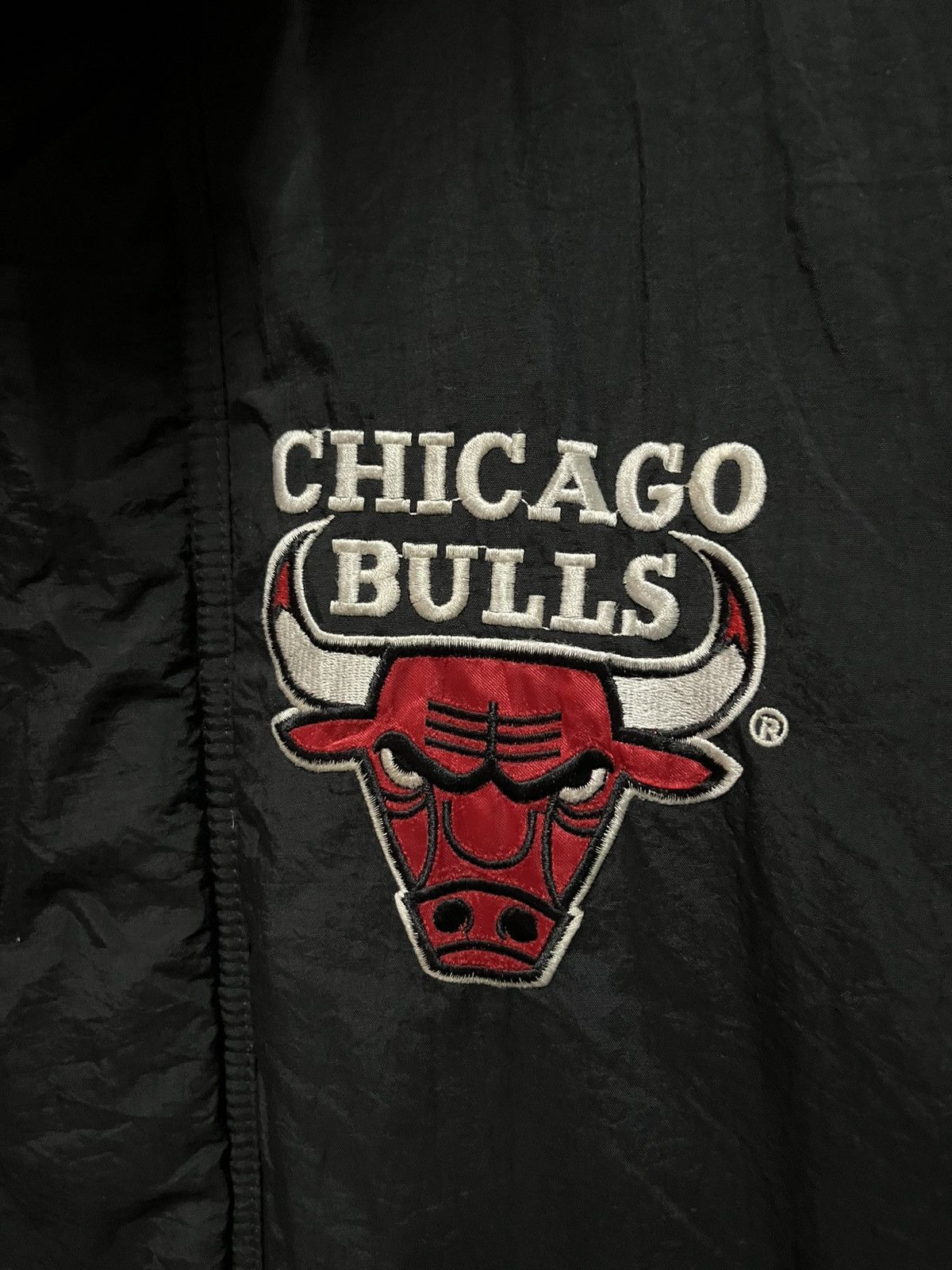 NBA × Starter Vintage 90s Starter Chicago Bulls Raincoat Parkas Jacket NBA Size US L / EU 52-54 / 3 - 3 Thumbnail