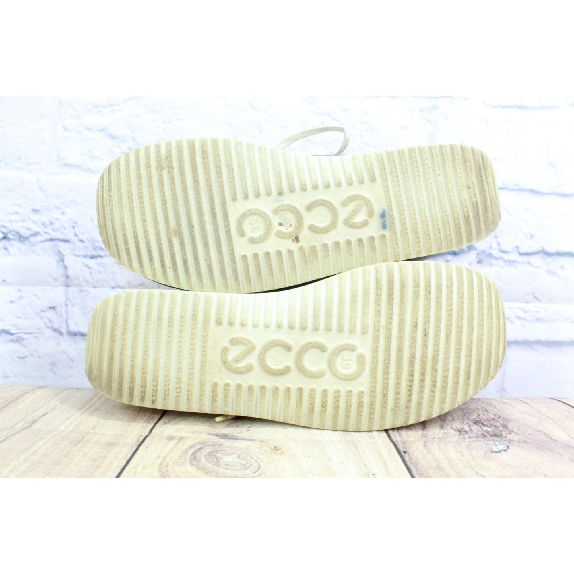 Ecco Ecco Women's Comfort Handsewn Casual Oxford Shoes Size 8.5 Size US 8.5 / IT 38.5 - 9 Thumbnail