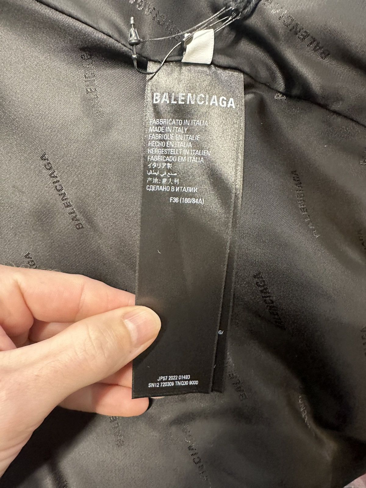 Balenciaga Balenciaga BB A-Line Faux-Fur Coat White Size US XL / EU 56 / 4 - 7 Thumbnail