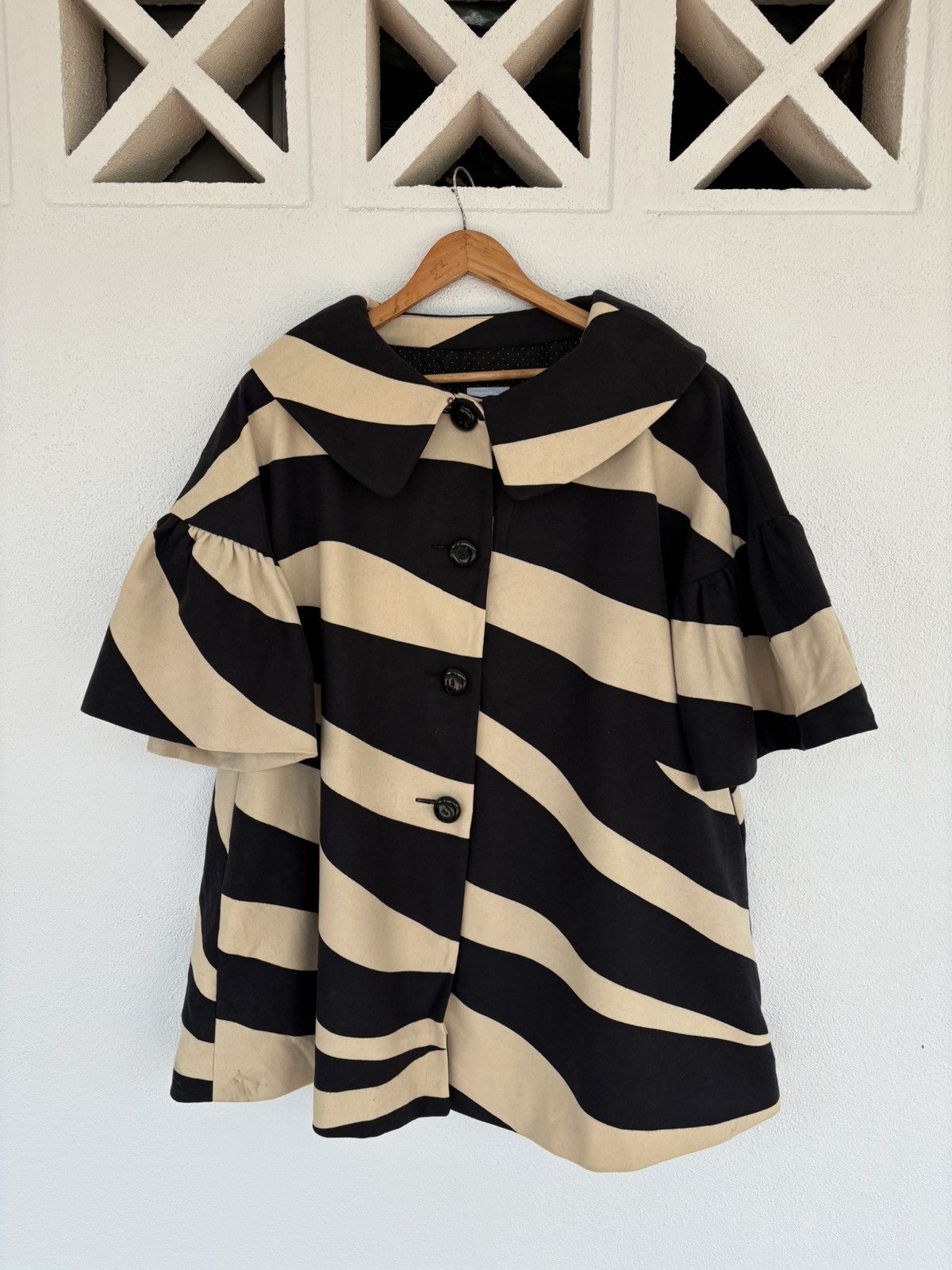 Moschino Moschino Cheap and Chic Oversized Zebra Stripe Coat Jacket Size US XL / EU 56 / 4 - 2 Thumbnail