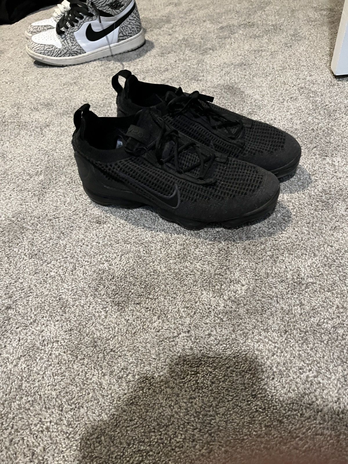 Nike Nike Mens Vapormax Size 8 Black Size US 8 / EU 41 - 1 Thumbnail