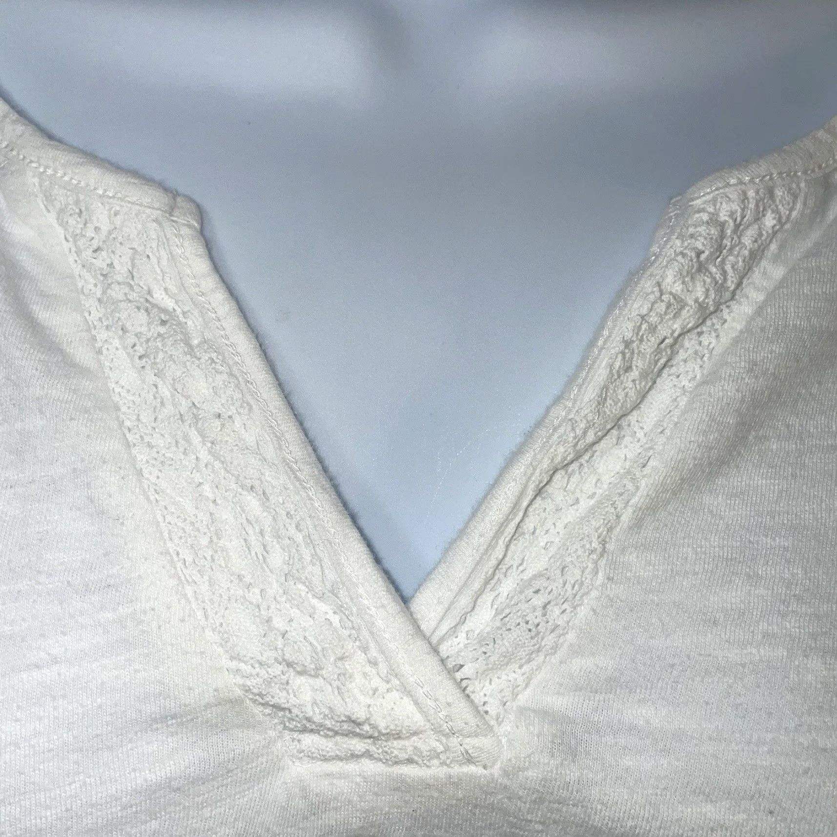 Eddie Bauer Eddie Bauer Blouse Shirt Women XS White Short Sleeve Lace V Neck Solid Pattern Regular Fit Size XS / US 0-2 / IT 36-38 - 5 Thumbnail